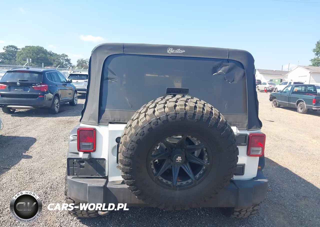 2010 Jeep Wrangler Unlimited Sport VIN:1J4BB3H15AL111641 - 6