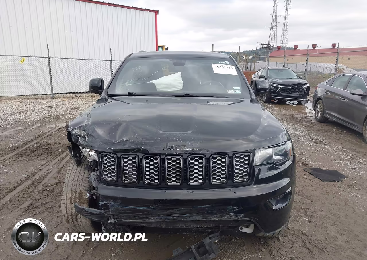 2018 Jeep Grand Cherokee Altitude 4X4 VIN:1C4RJFAG1JC229189 - 13