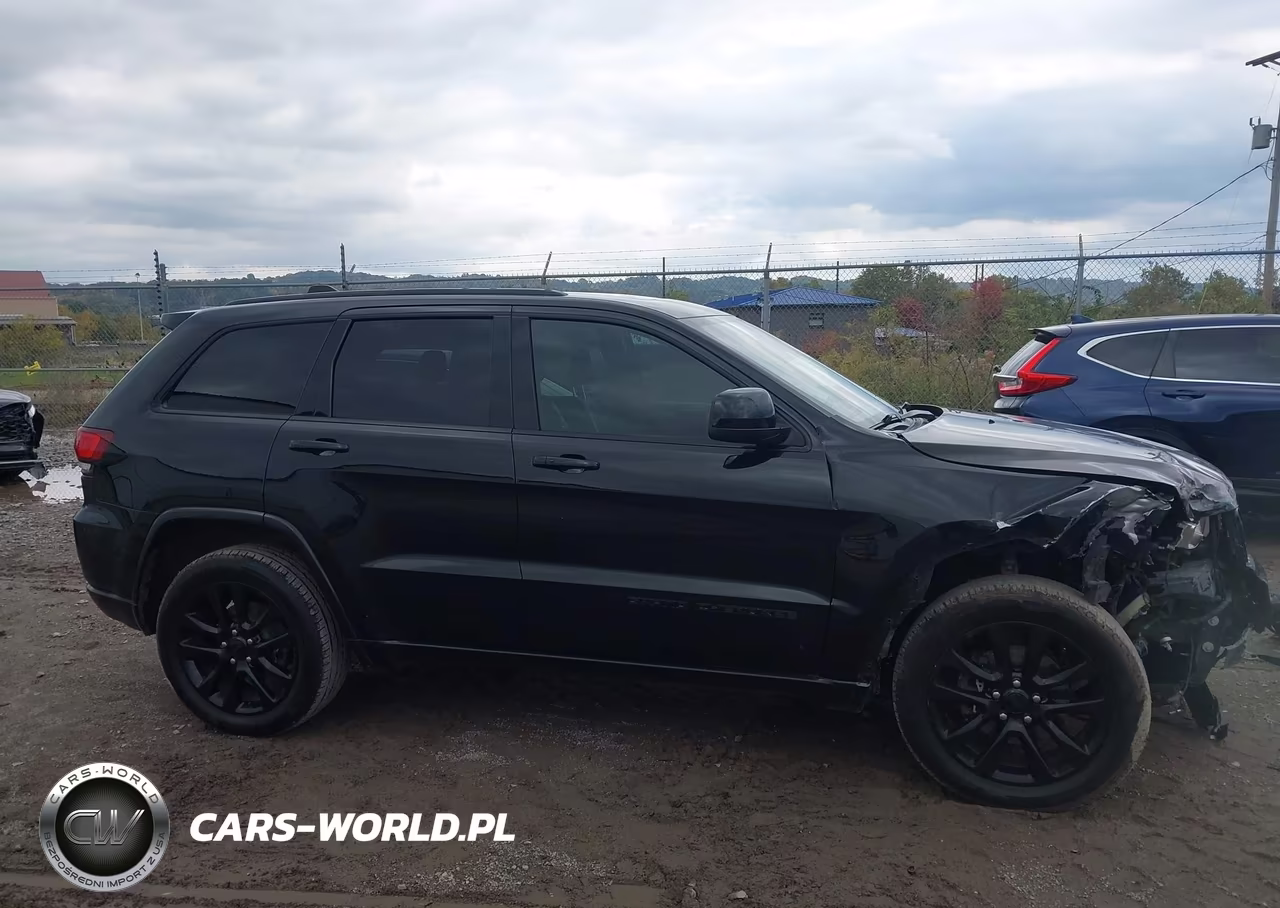 2018 Jeep Grand Cherokee Altitude 4X4 VIN:1C4RJFAG1JC229189 - 14