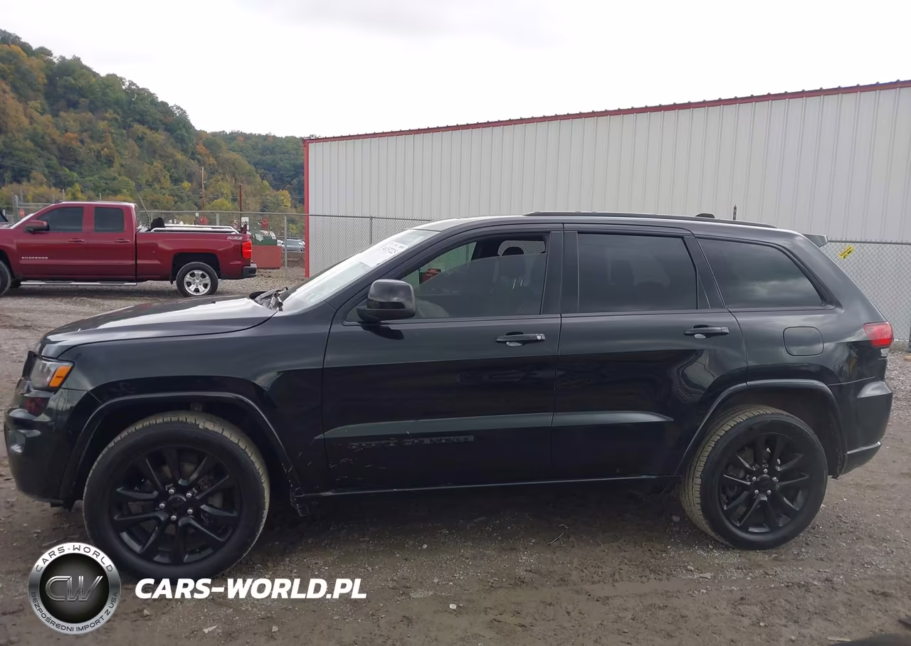 2018 Jeep Grand Cherokee Altitude 4X4 VIN:1C4RJFAG1JC229189 - 15