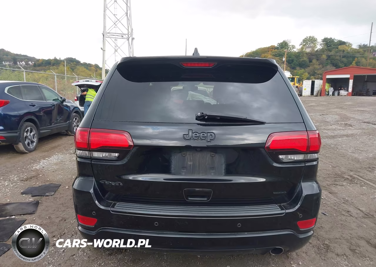 2018 Jeep Grand Cherokee Altitude 4X4 VIN:1C4RJFAG1JC229189 - 17