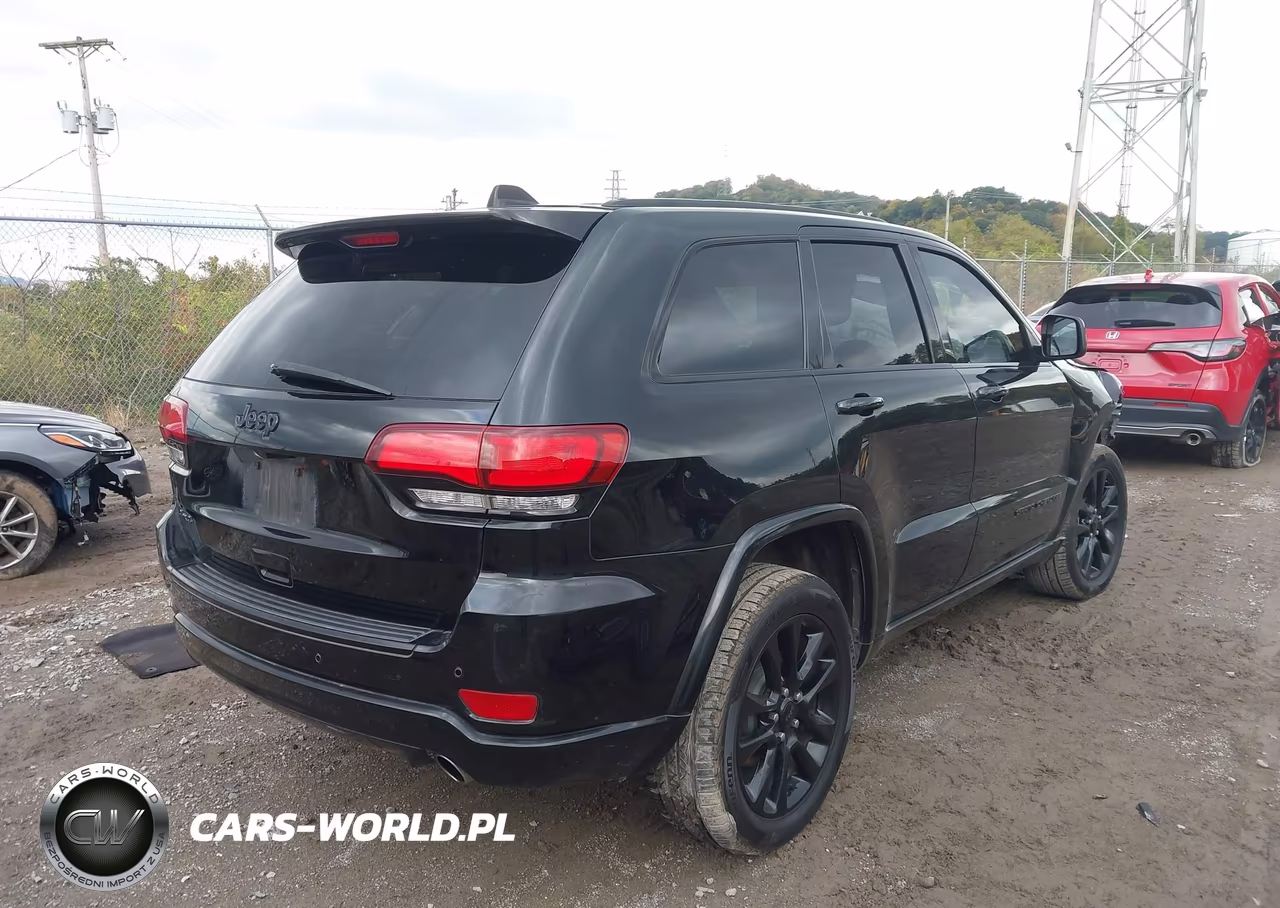 2018 Jeep Grand Cherokee Altitude 4X4 VIN:1C4RJFAG1JC229189 - 4
