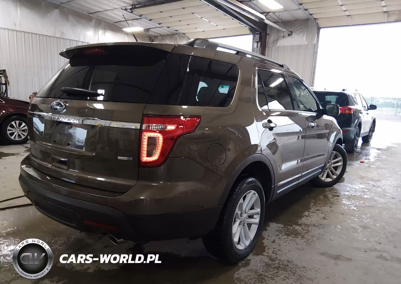 2015 Ford Explorer Xlt VIN:1FM5K8D89FGC49679 - 4