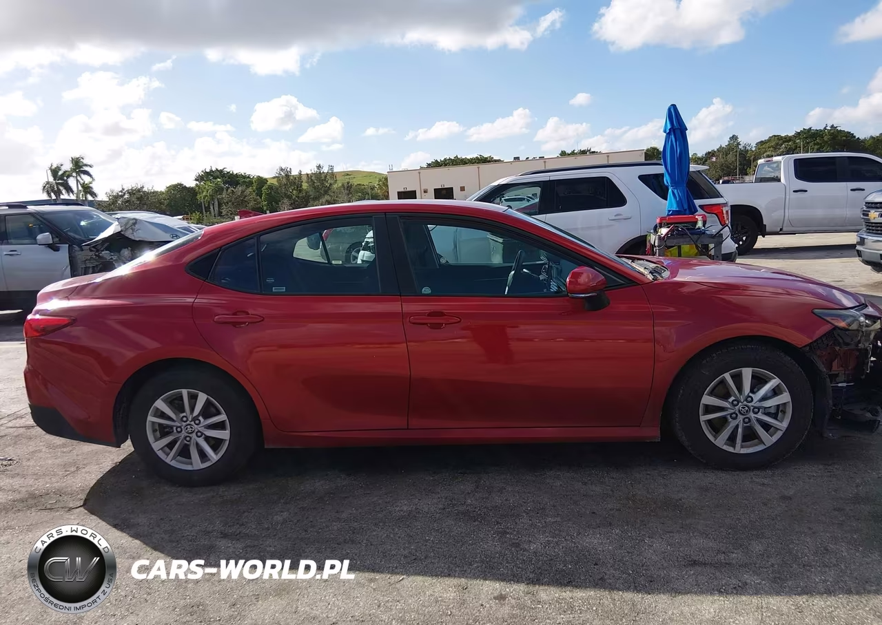 2025 Toyota Camry Le VIN:4T1DAACK2SU000283 - 13