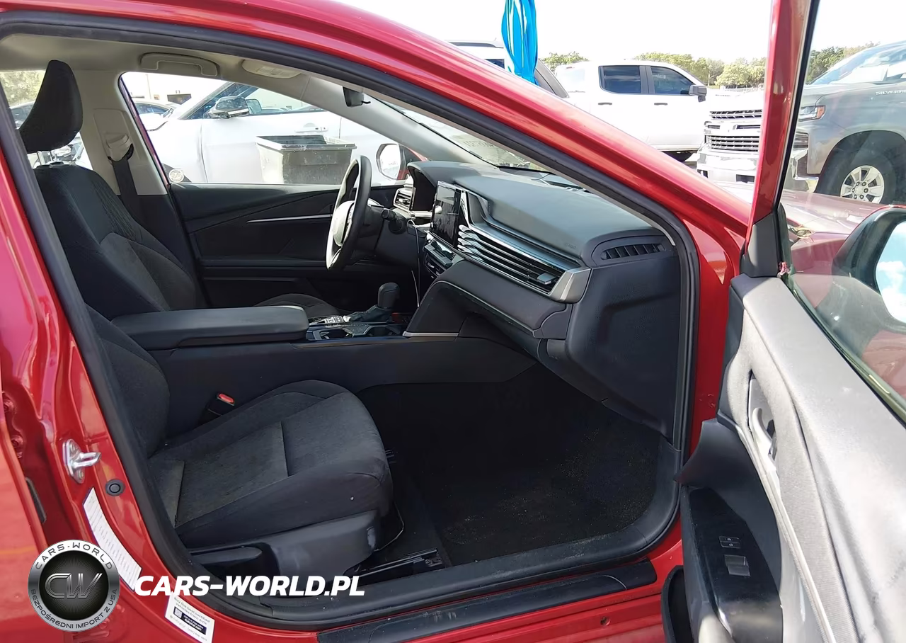 2025 Toyota Camry Le VIN:4T1DAACK2SU000283 - 5