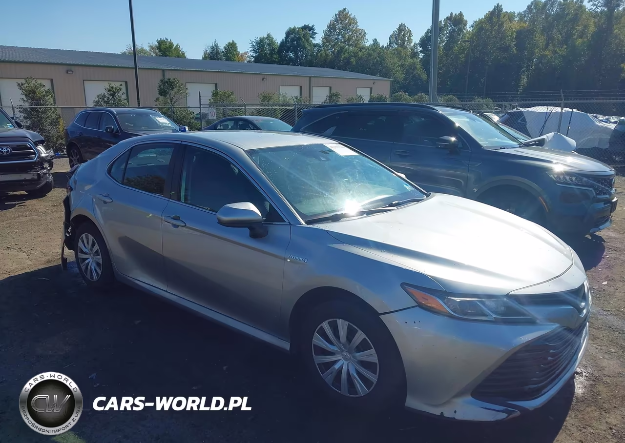 2019 Toyota Camry Hybrid Le – zdjęcie 1 z 16