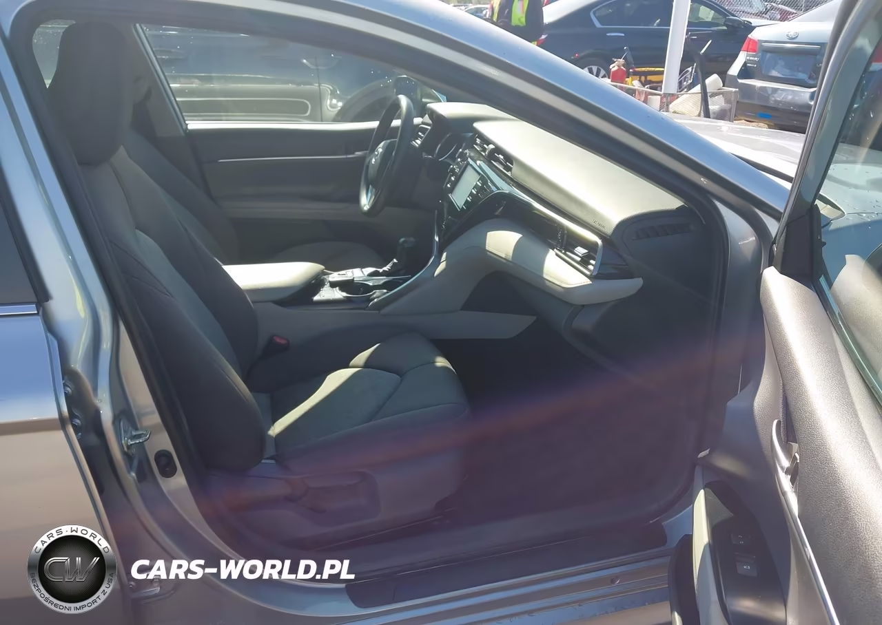 2019 Toyota Camry Hybrid Le VIN:4T1B31HK6KU516964 - 5