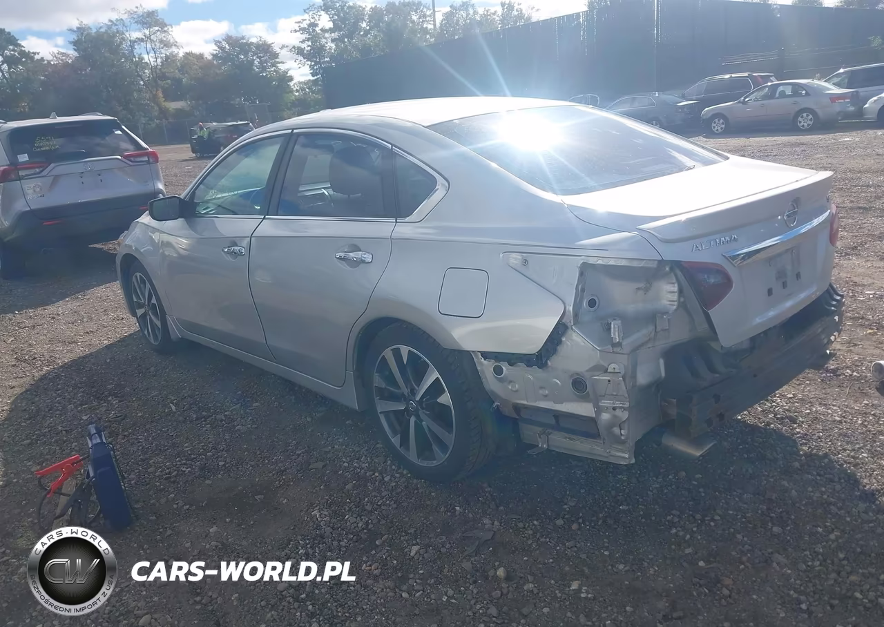 2017 Nissan Altima 2.5 Sr VIN:1N4AL3AP3HC165355 - 3