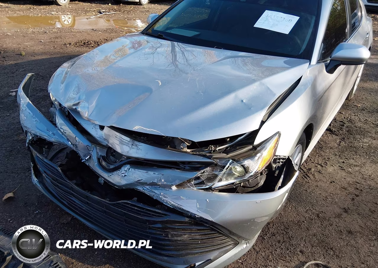 2018 Toyota Camry Le VIN:4T1B11HKXJU107032 - 6