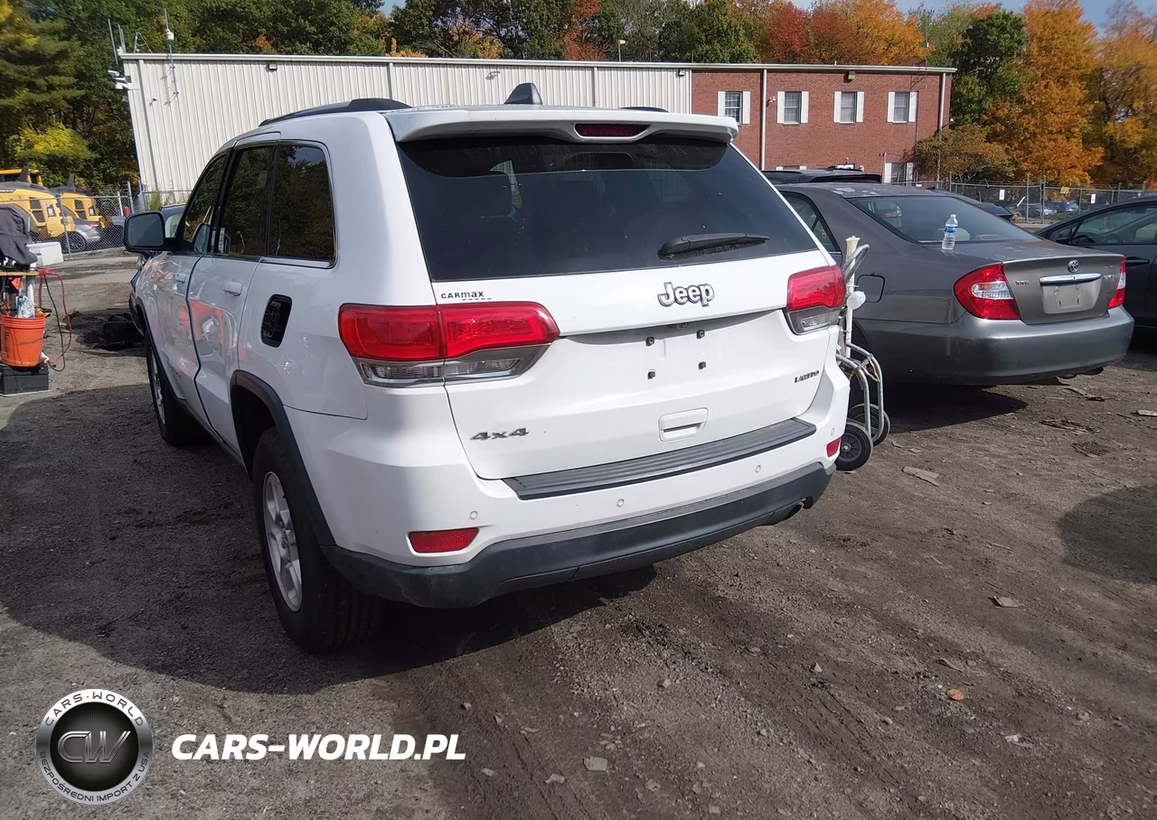 2016 Jeep Grand Cherokee Laredo VIN:1C4RJFAG4GC303410 - 3