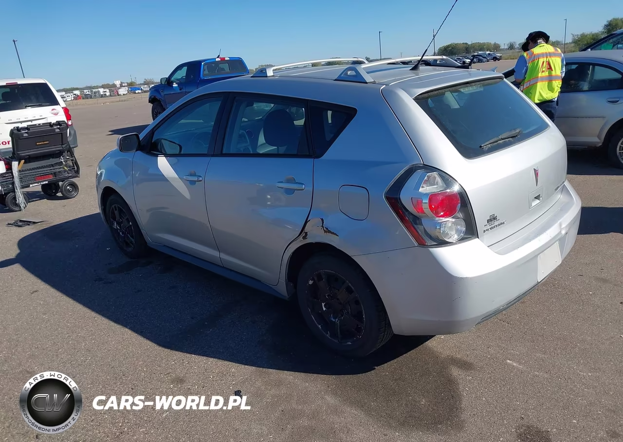 2010 Pontiac Vibe VIN:5Y2SM6E0XAZ405823 - 3