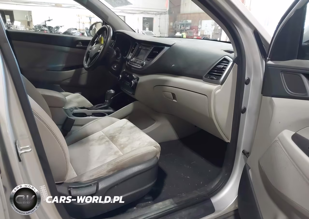 2016 Hyundai Tucson Se VIN:KM8J3CA43GU195928 - 5