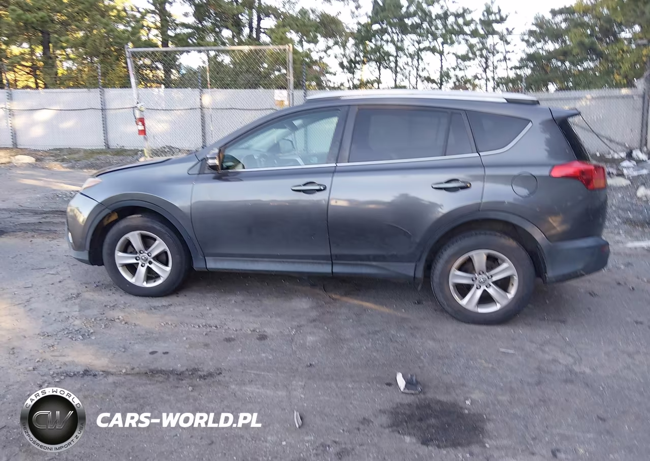 2015 Toyota Rav4 Xle VIN:2T3RFREVXFW334703 - 14
