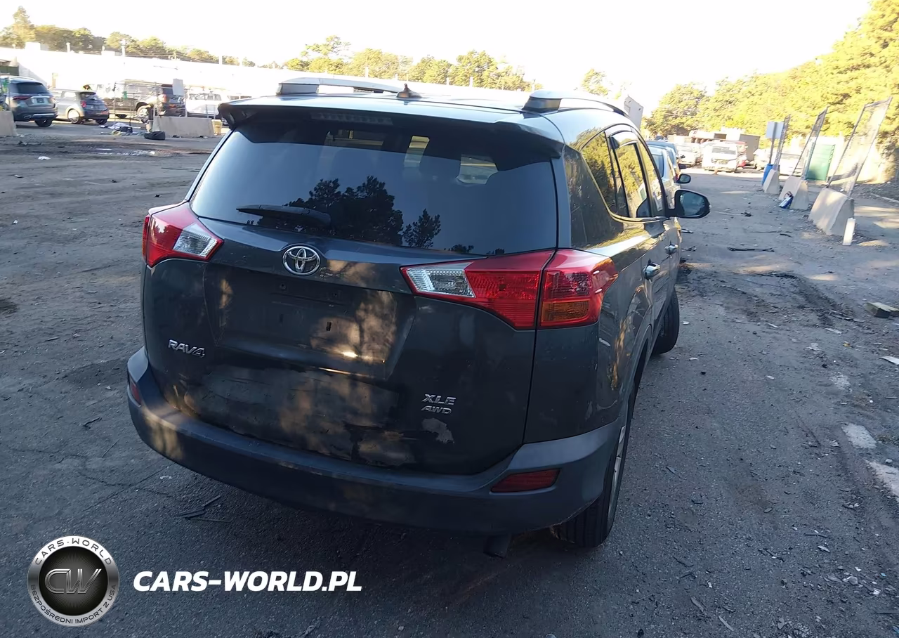 2015 Toyota Rav4 Xle VIN:2T3RFREVXFW334703 - 4