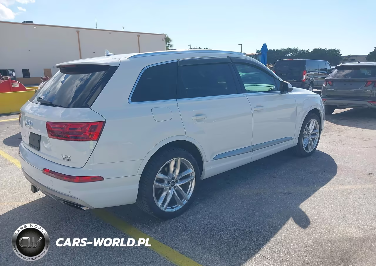 2018 Audi Q7 3.0T Premium VIN:WA1VAAF78JD034768 - 4