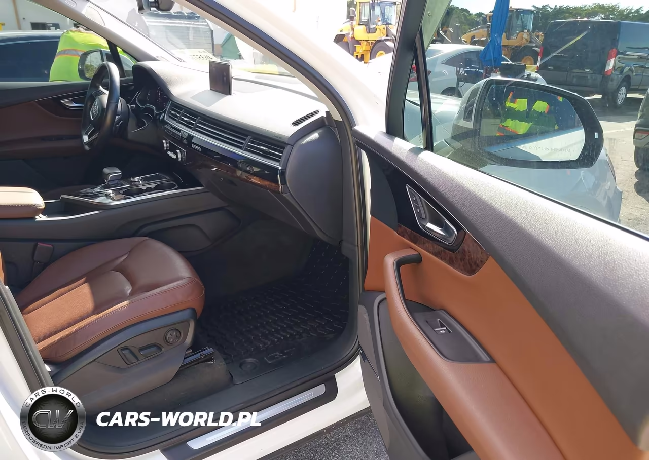 2018 Audi Q7 3.0T Premium VIN:WA1VAAF78JD034768 - 5