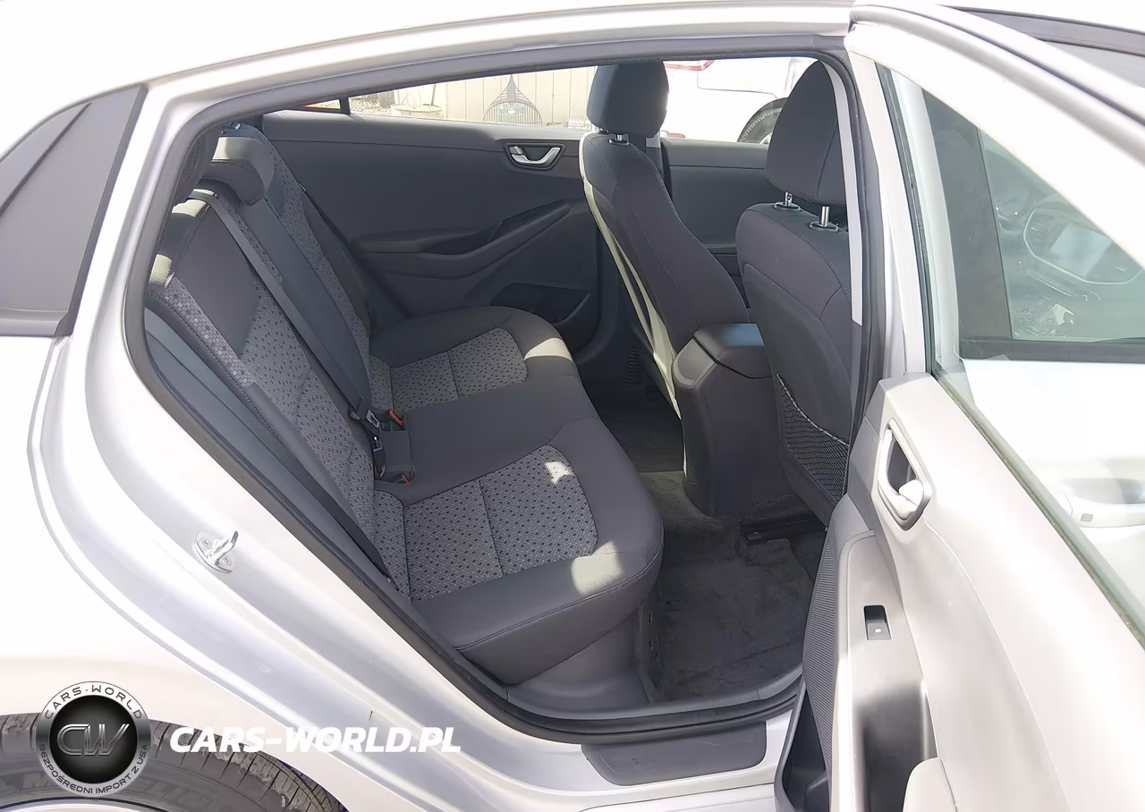 2018 Hyundai Ioniq Hybrid Blue VIN:KMHC65LCXJU100000 - 8