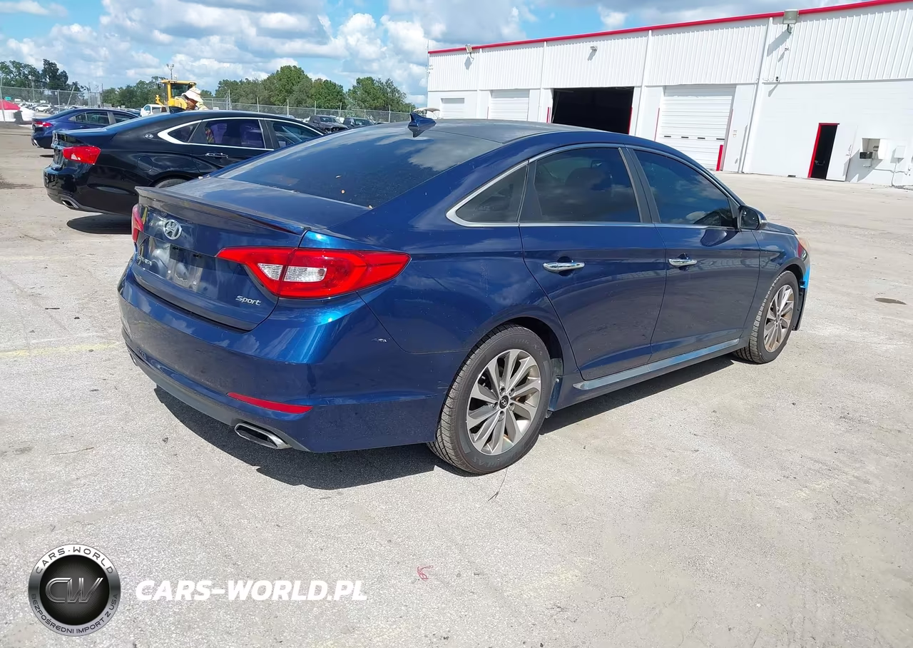 2016 Hyundai Sonata Sport VIN:5NPE34AF0GH403156 - 4