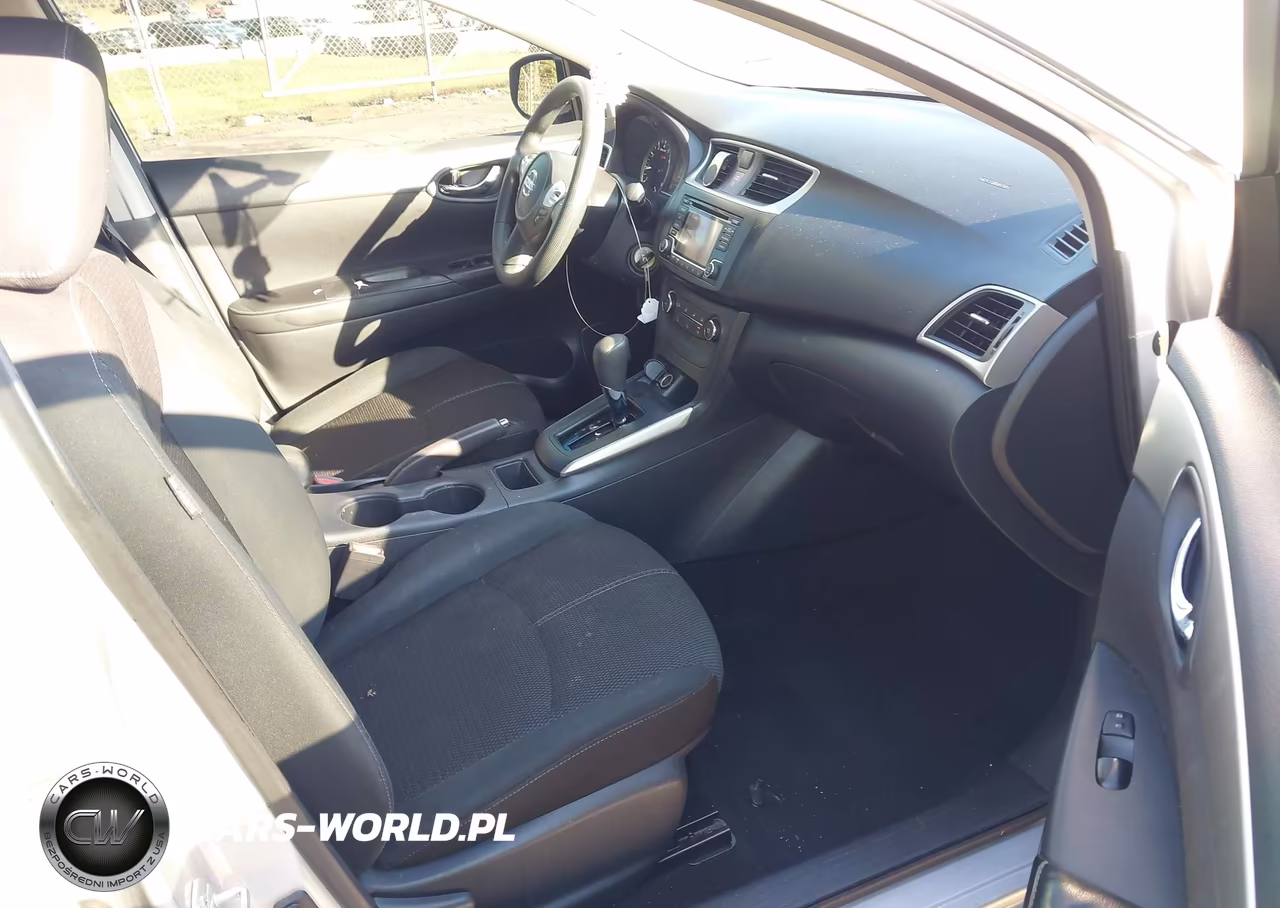 2018 Nissan Sentra S VIN:3N1AB7APXJY332749 - 5