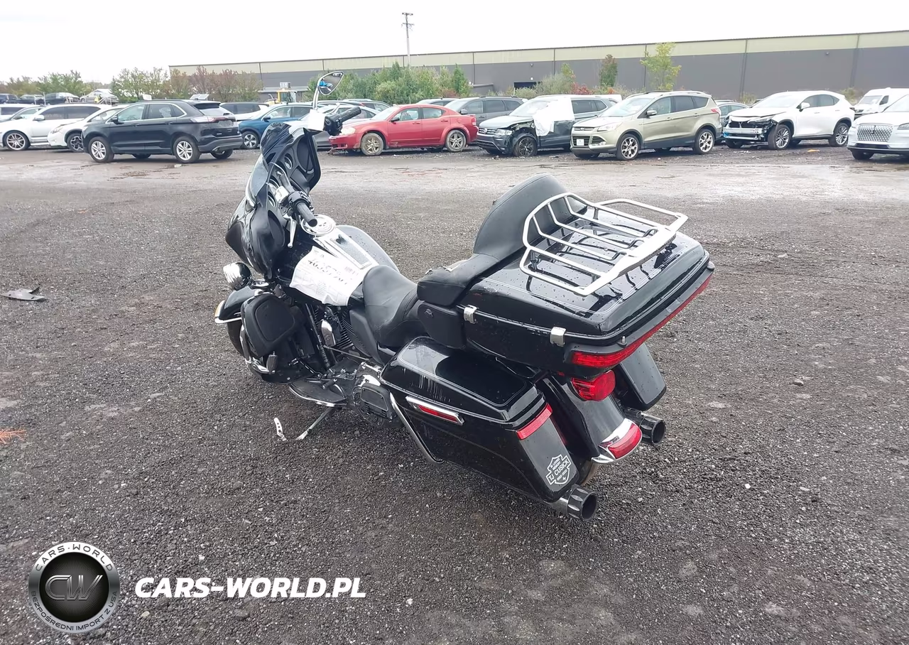 2015 Harley-Davidson Flhtcu Ultra Classic Electra Gld VIN:1HD1FCM12FB665422 - 3