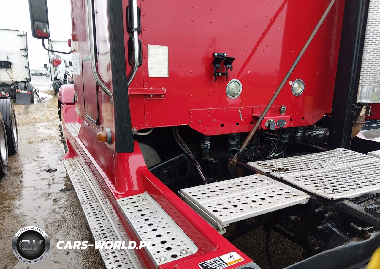 2007 Freightliner Conventional St120 VIN:1FUJBBAV27LY53053 - 11