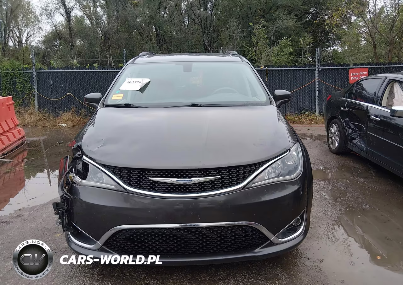 2017 Chrysler Pacifica Touring-L VIN:2C4RC1BG9HR744616 - 12