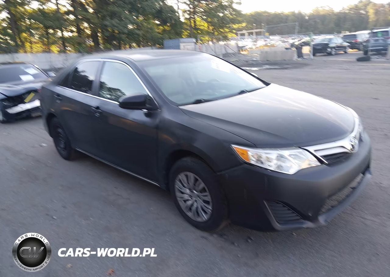 2012 Toyota Camry Le – zdjęcie 1 z 12