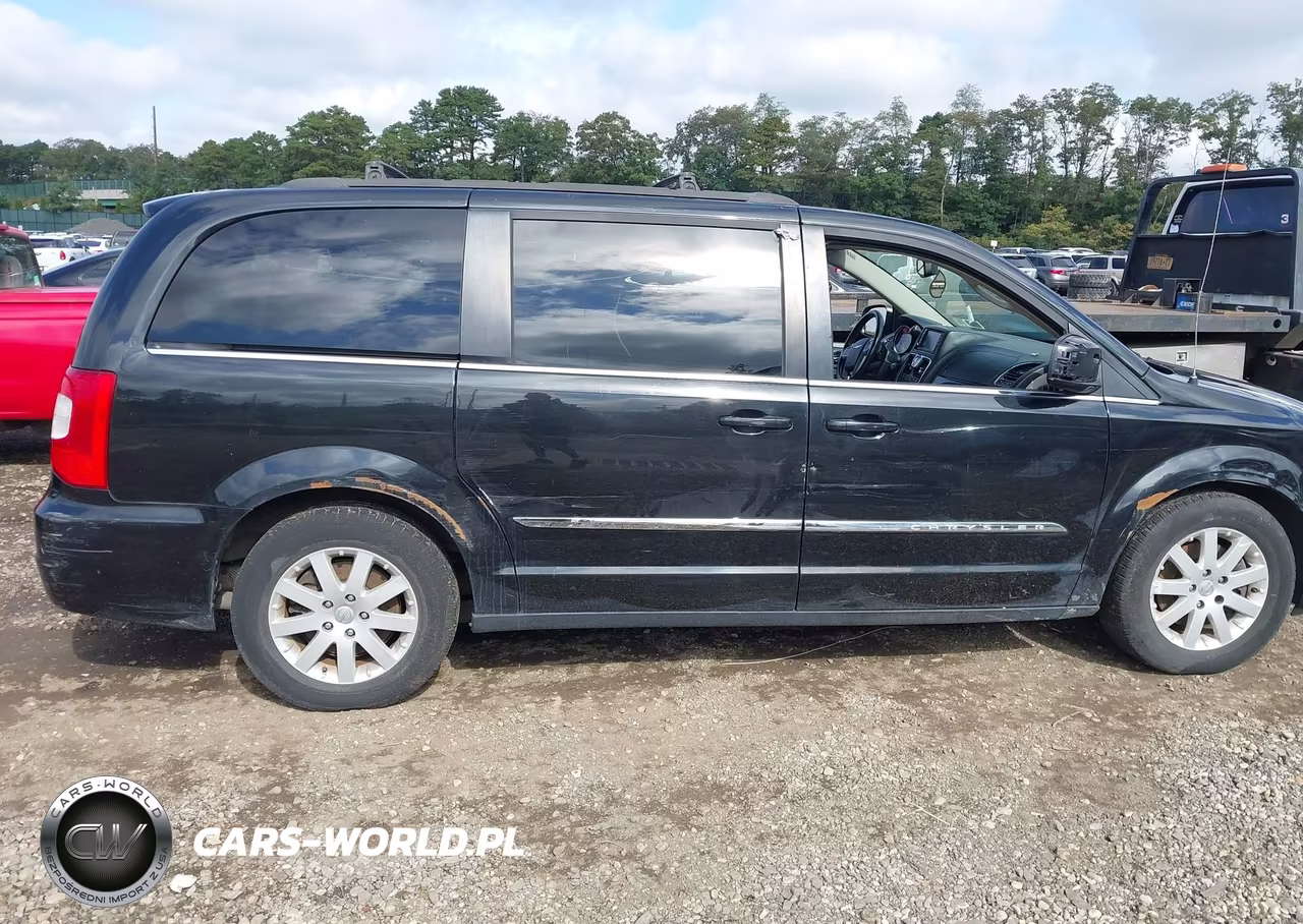 2016 Chrysler Town & Country Touring VIN:2C4RC1BG3GR289731 - 13