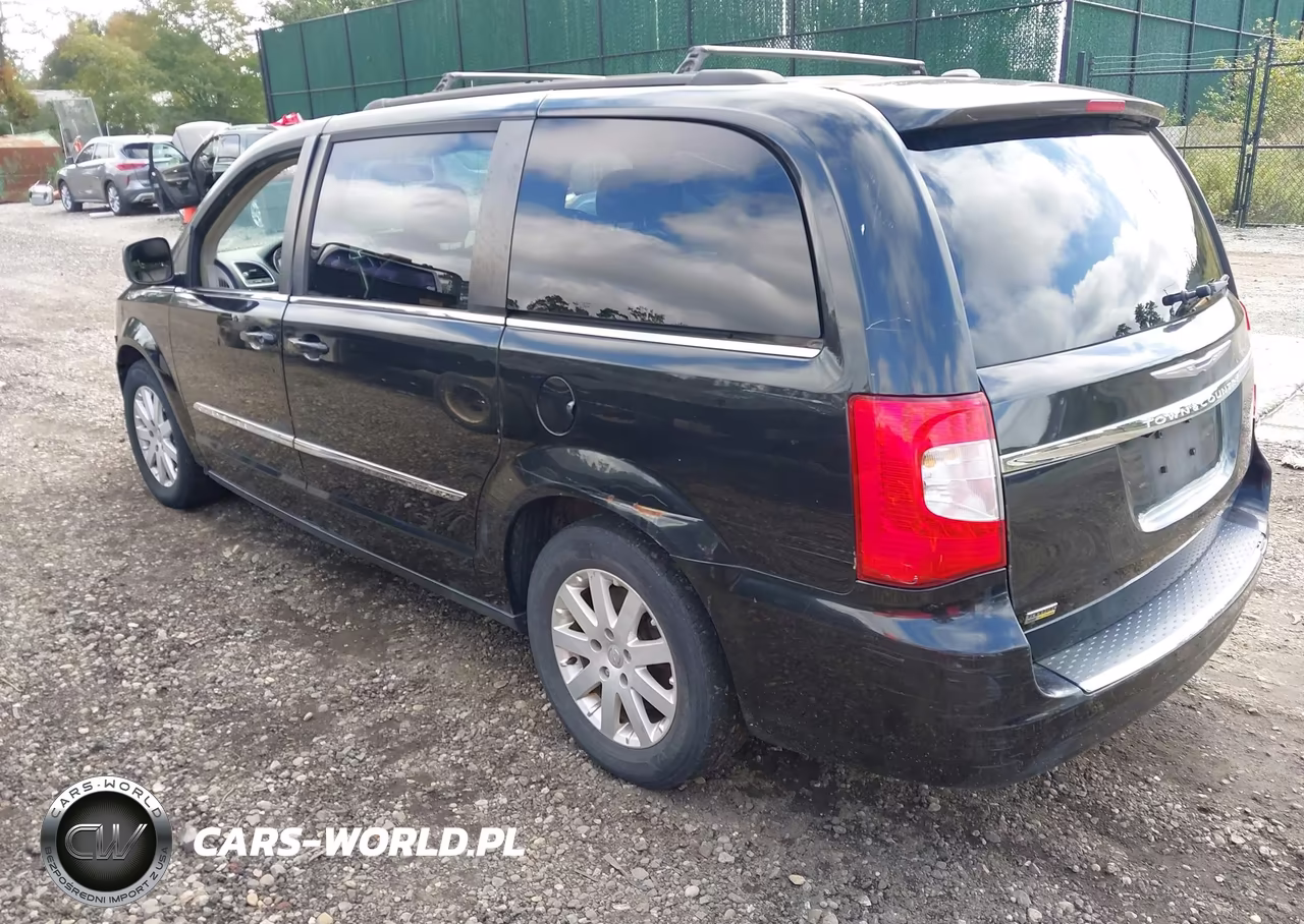 2016 Chrysler Town & Country Touring VIN:2C4RC1BG3GR289731 - 3