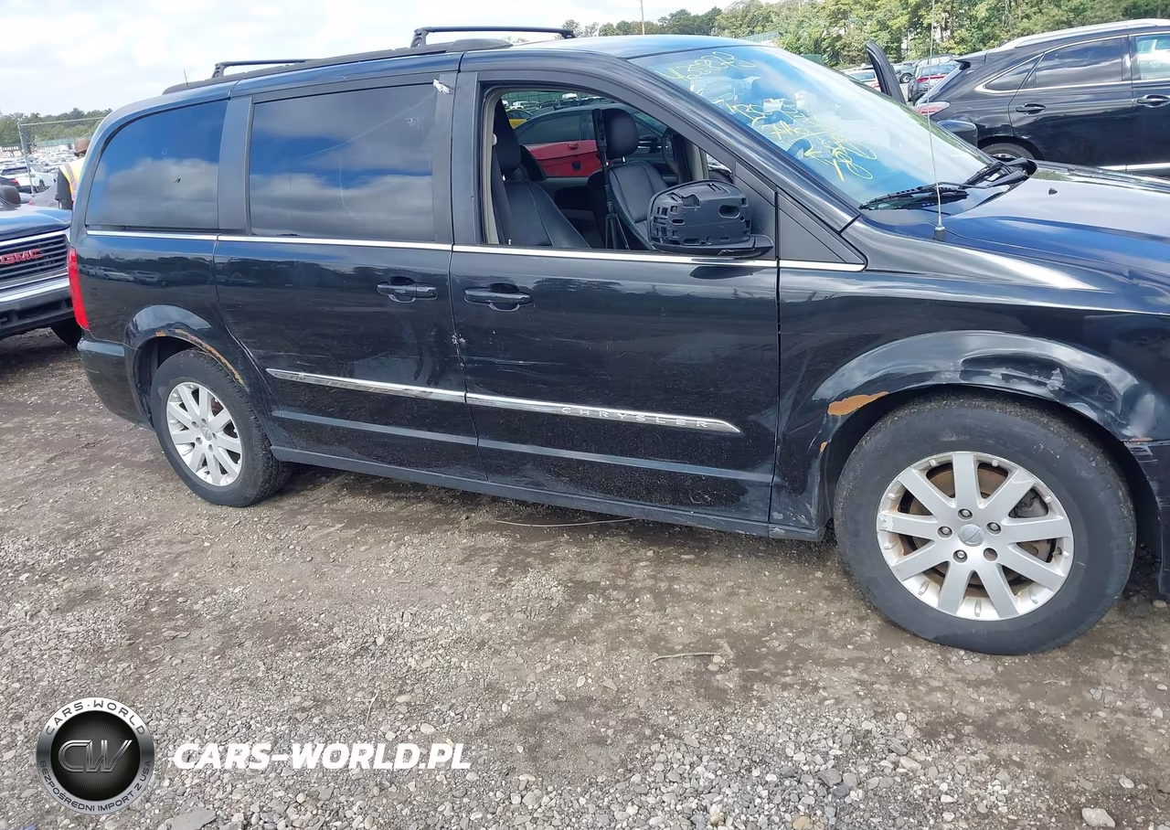 2016 Chrysler Town & Country Touring VIN:2C4RC1BG3GR289731 - 6