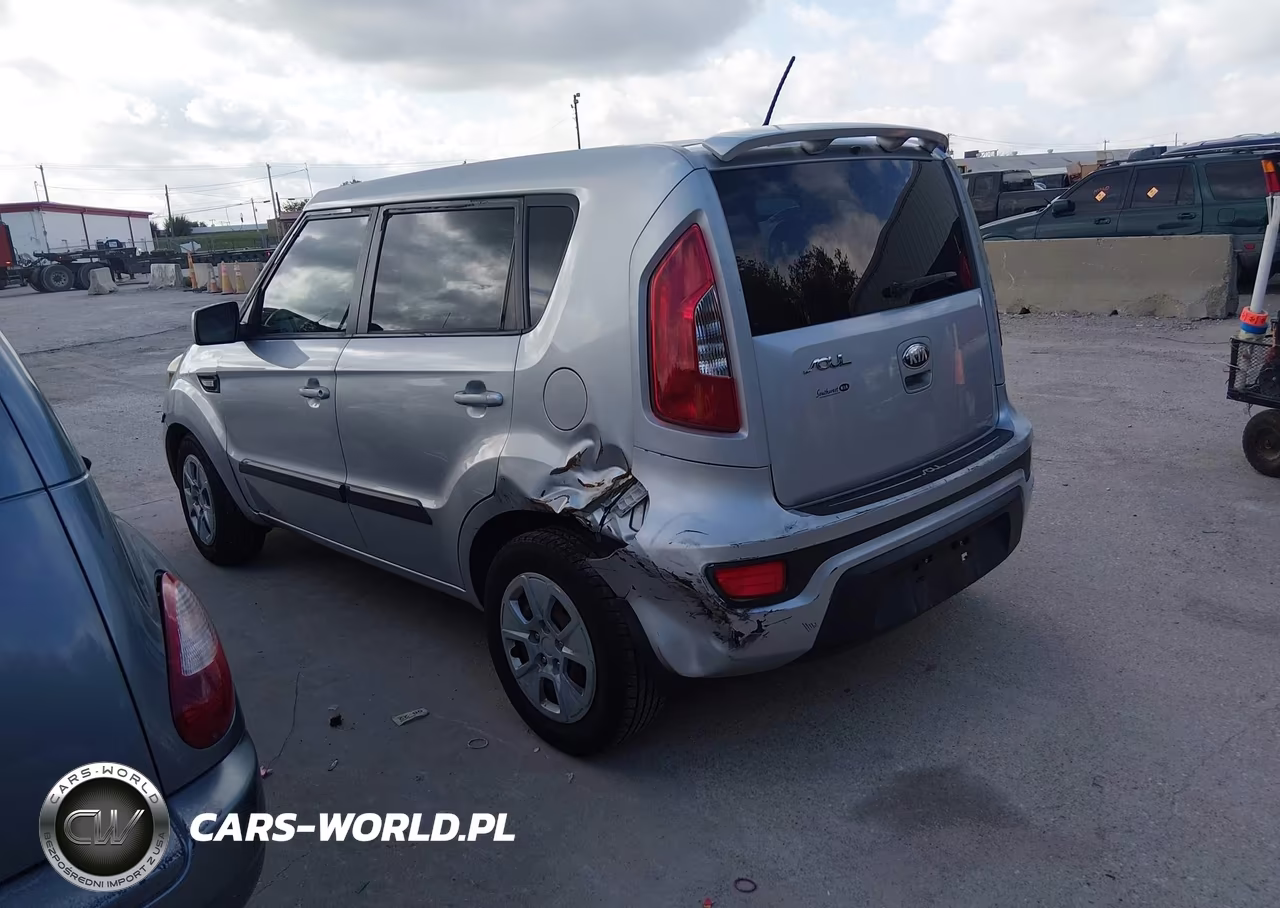 2013 Kia Soul VIN:KNDJT2A54D7762603 - 3