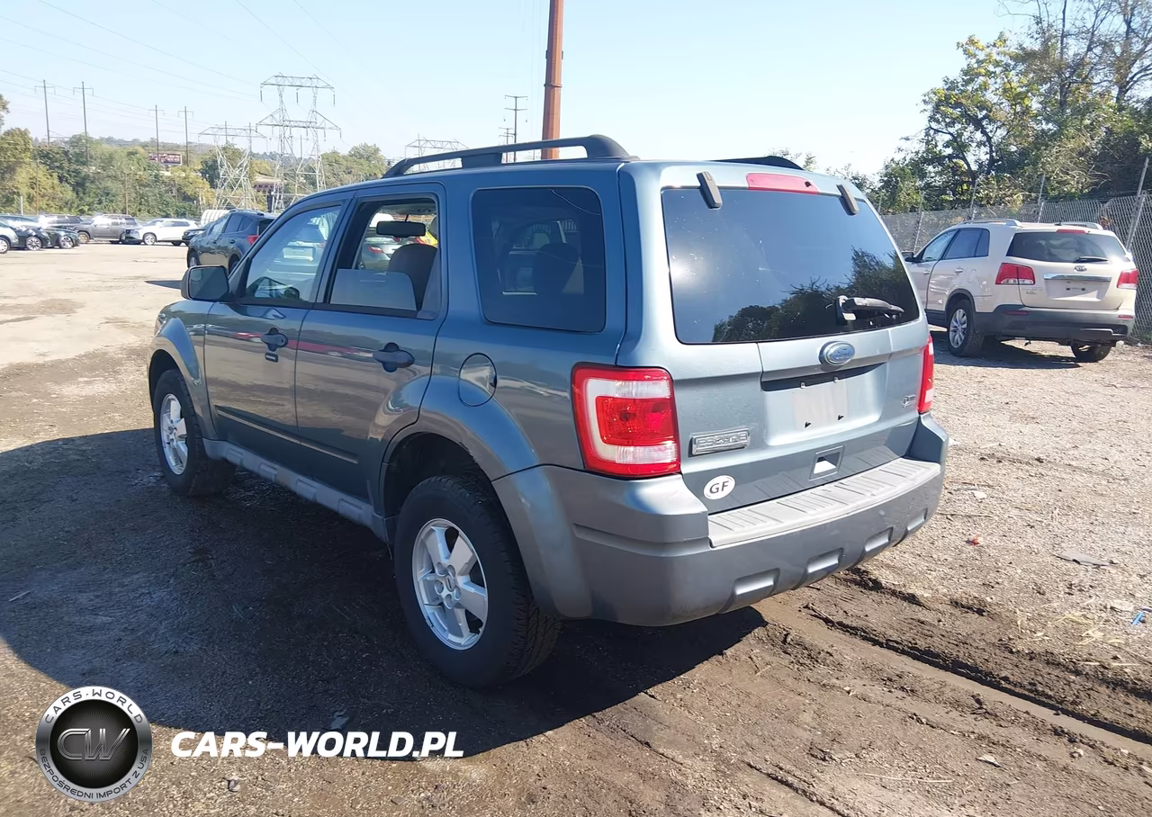 2010 Ford Escape Xlt VIN:1FMCU9DG8AKC06150 - 3