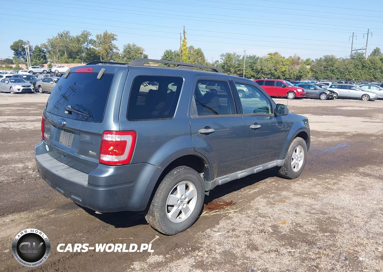 2010 Ford Escape Xlt VIN:1FMCU9DG8AKC06150 - 4