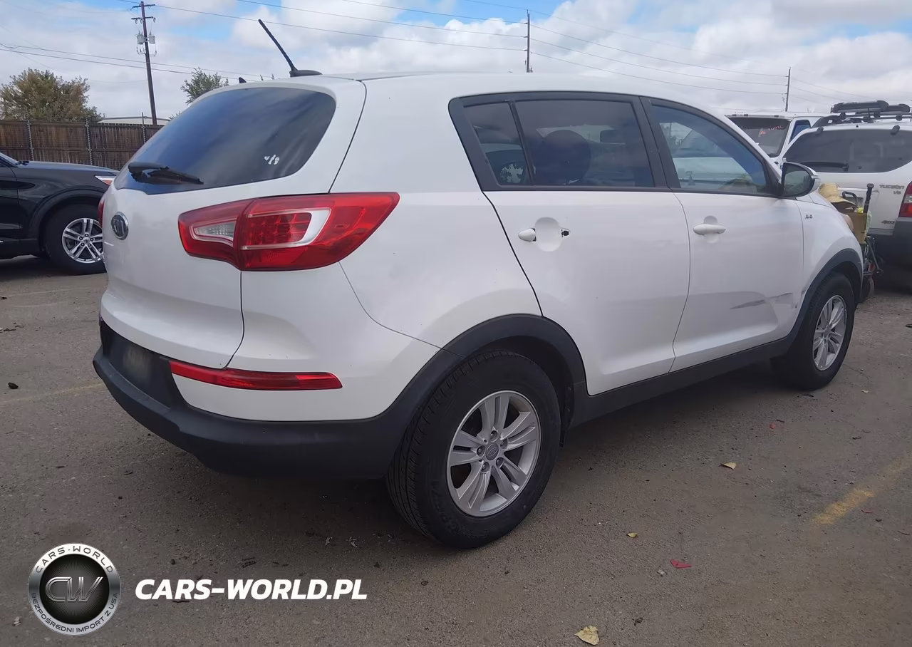 2011 Kia Sportage Lx VIN:KNDPBCA23B7076686 - 4