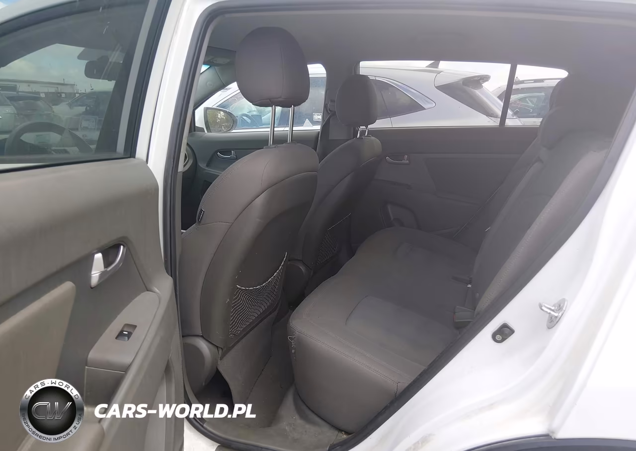 2011 Kia Sportage Lx VIN:KNDPBCA23B7076686 - 8
