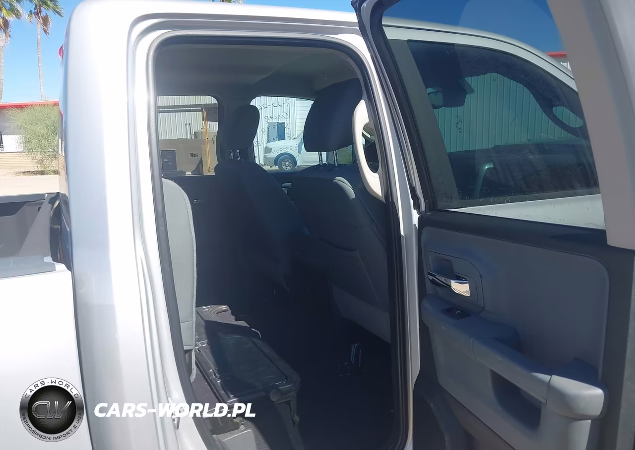 2018 Ram 1500 Big Horn 4X4 6'4 Box VIN:1C6RR7GT6JS244125 - 8