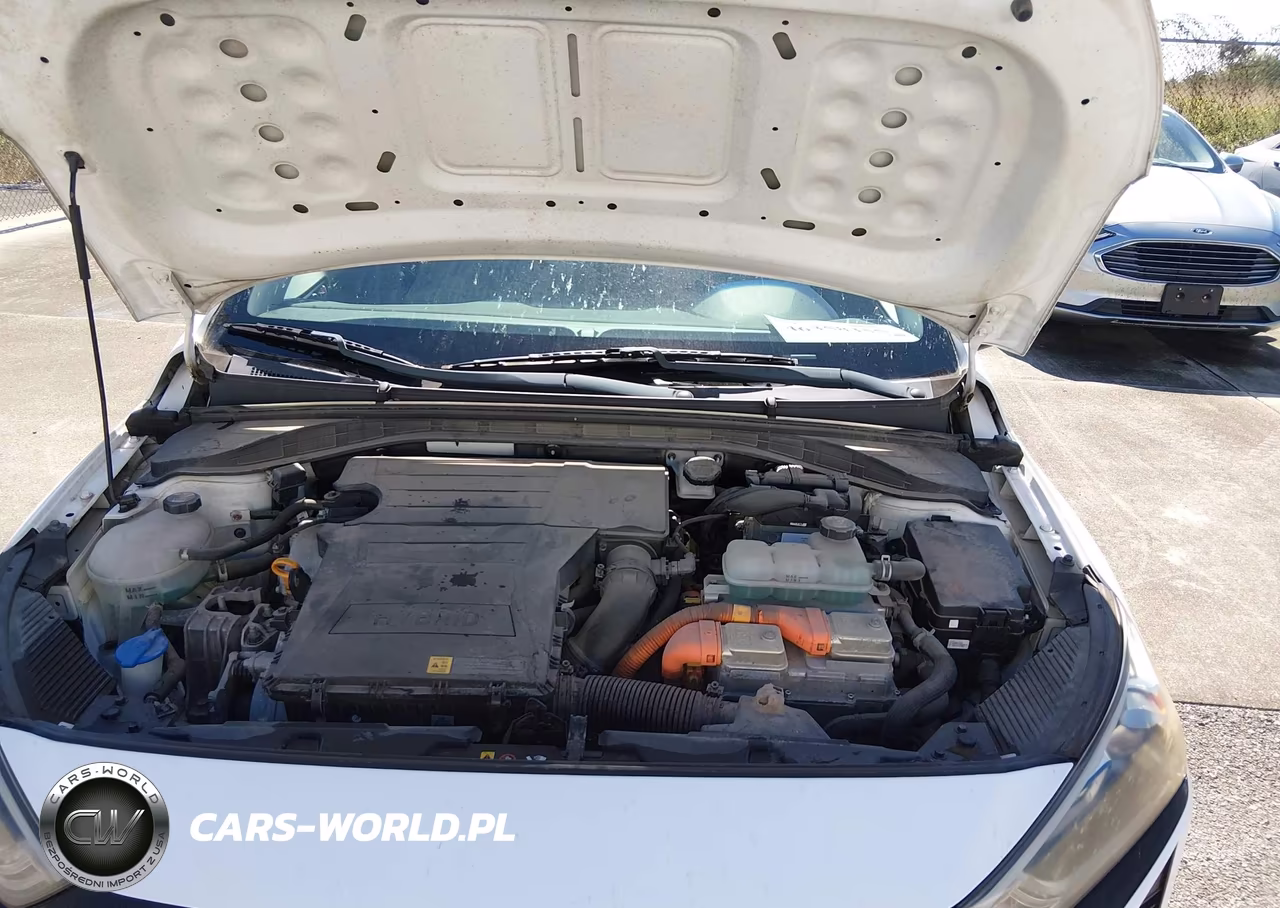 2018 Hyundai Ioniq Hybrid Blue VIN:KMHC65LC5JU100423 - 10