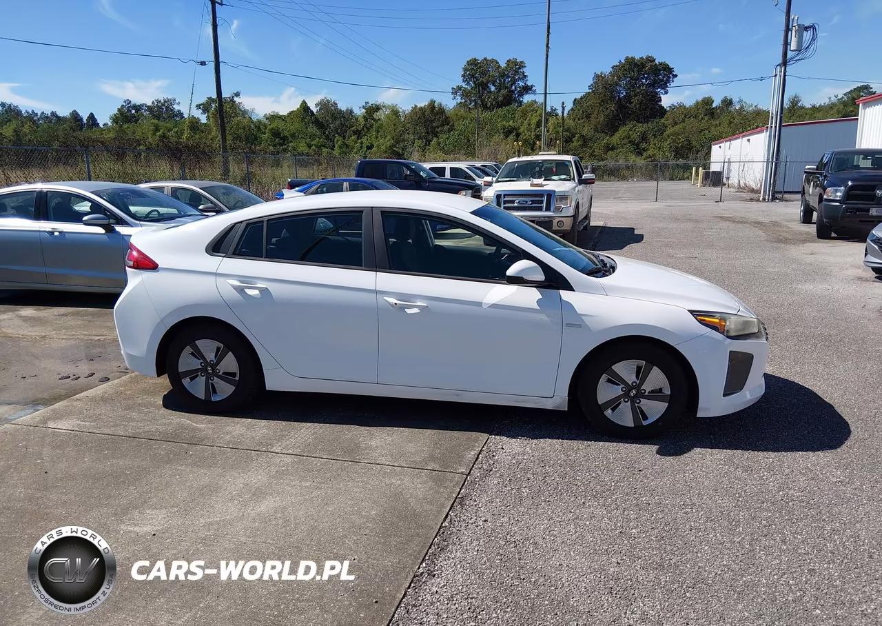 2018 Hyundai Ioniq Hybrid Blue VIN:KMHC65LC5JU100423 - 13