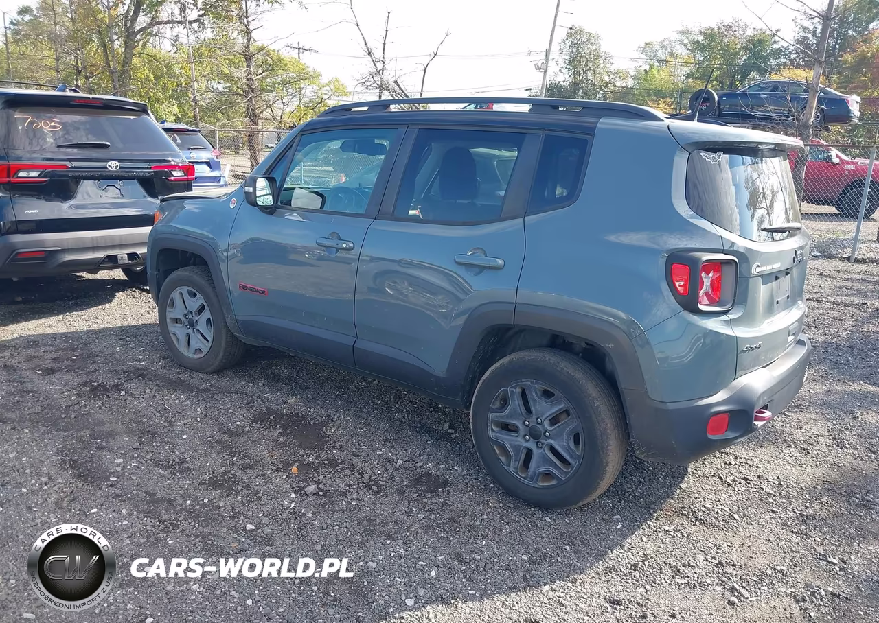 2018 Jeep Renegade Trailhawk 4X4 VIN:ZACCJBCB3JPG90891 - 3