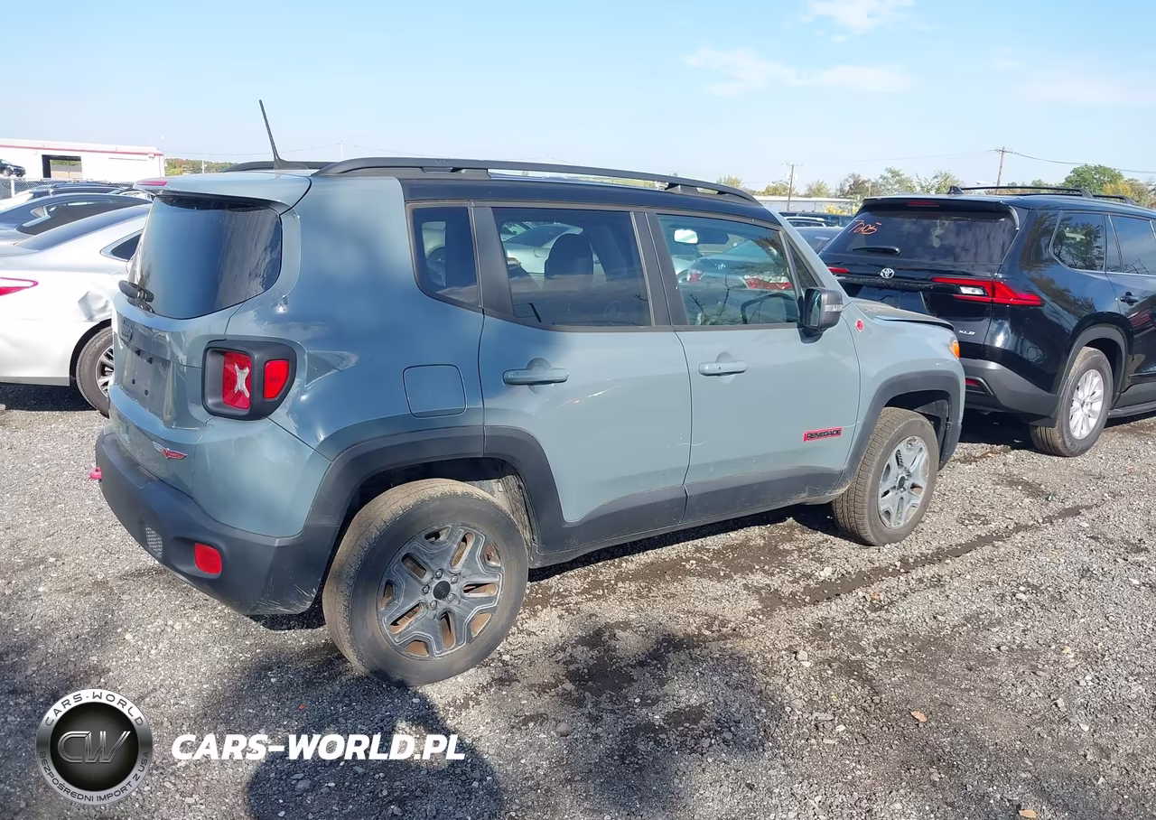 2018 Jeep Renegade Trailhawk 4X4 VIN:ZACCJBCB3JPG90891 - 4