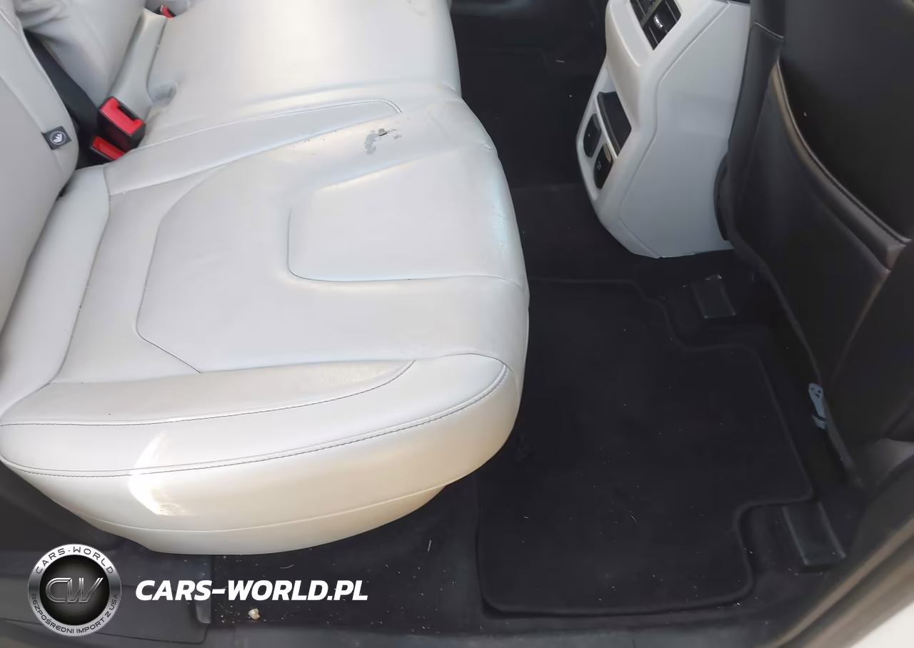 2018 Ford Edge Titanium VIN:2FMPK4K98JBC15553 - 8