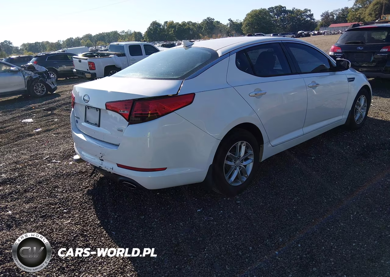 2012 Kia Optima Lx VIN:5XXGM4A73CG062114 - 4