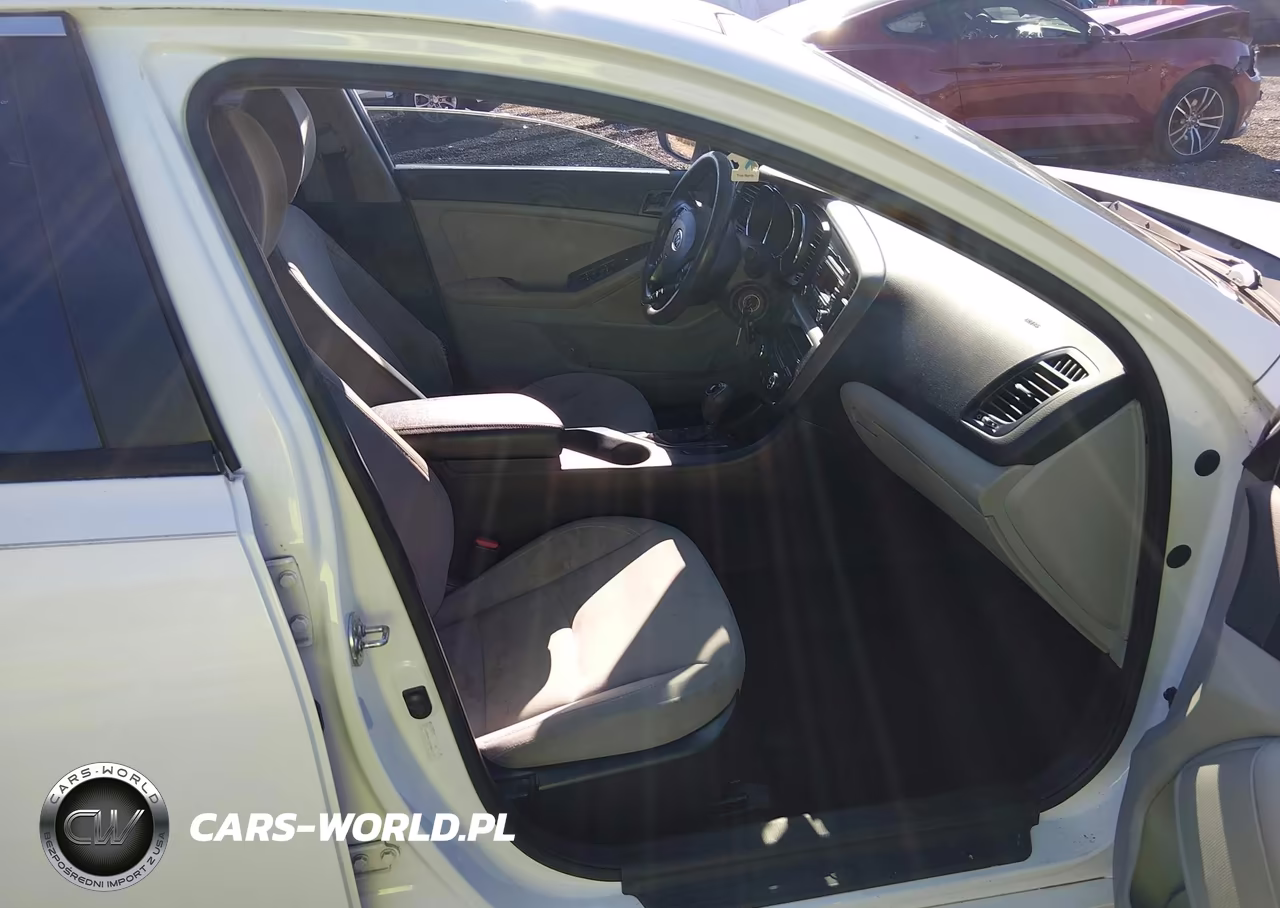 2012 Kia Optima Lx VIN:5XXGM4A73CG062114 - 5