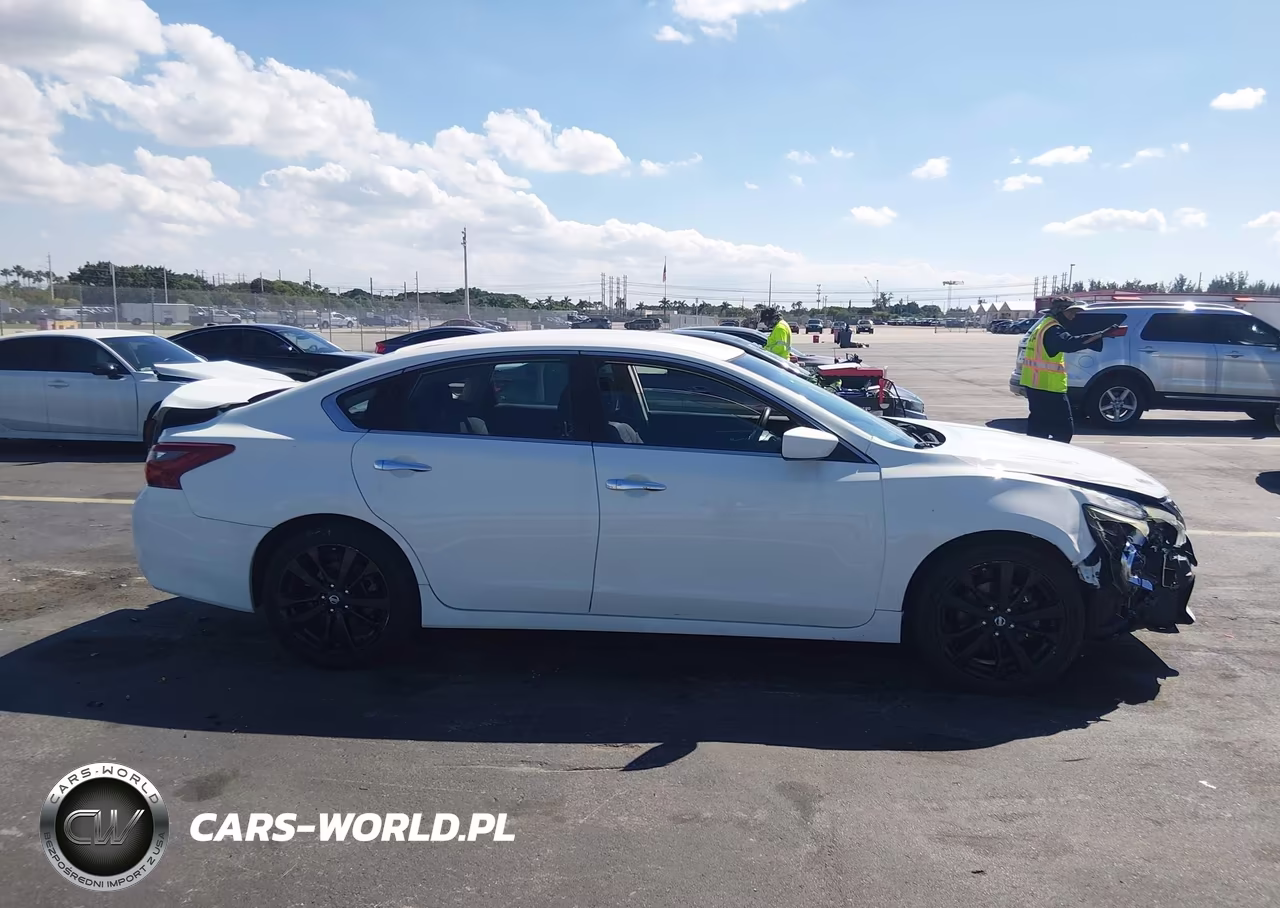 2018 Nissan Altima 2.5 S VIN:1N4AL3AP6JC214800 - 13