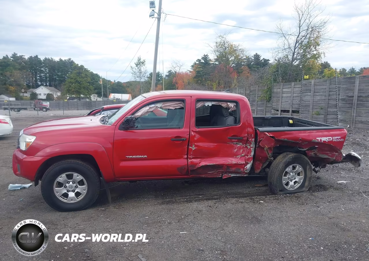 2015 Toyota Tacoma Base V6 VIN:3TMLU4EN1FM176025 - 14