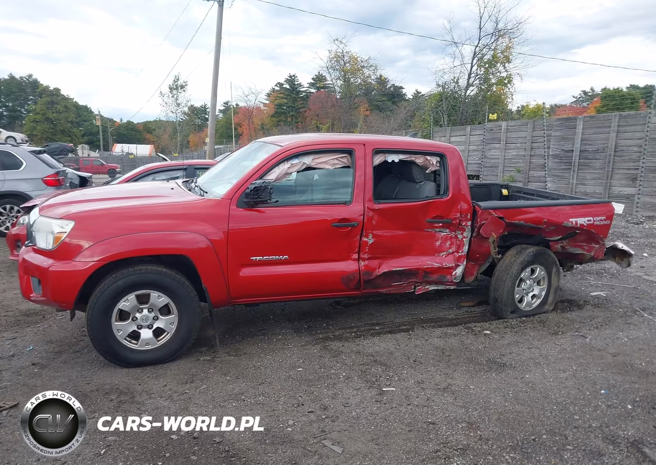 2015 Toyota Tacoma Base V6 VIN:3TMLU4EN1FM176025 - 17