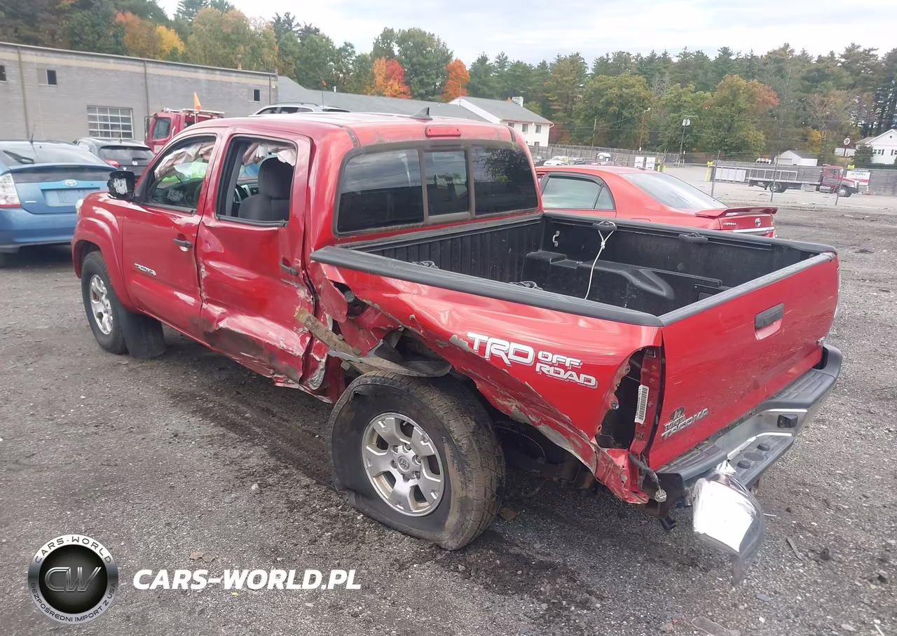 2015 Toyota Tacoma Base V6 VIN:3TMLU4EN1FM176025 - 3