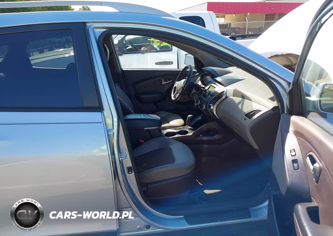 2011 Hyundai Tucson Gls VIN:KM8JU3AC3BU198244 - 5