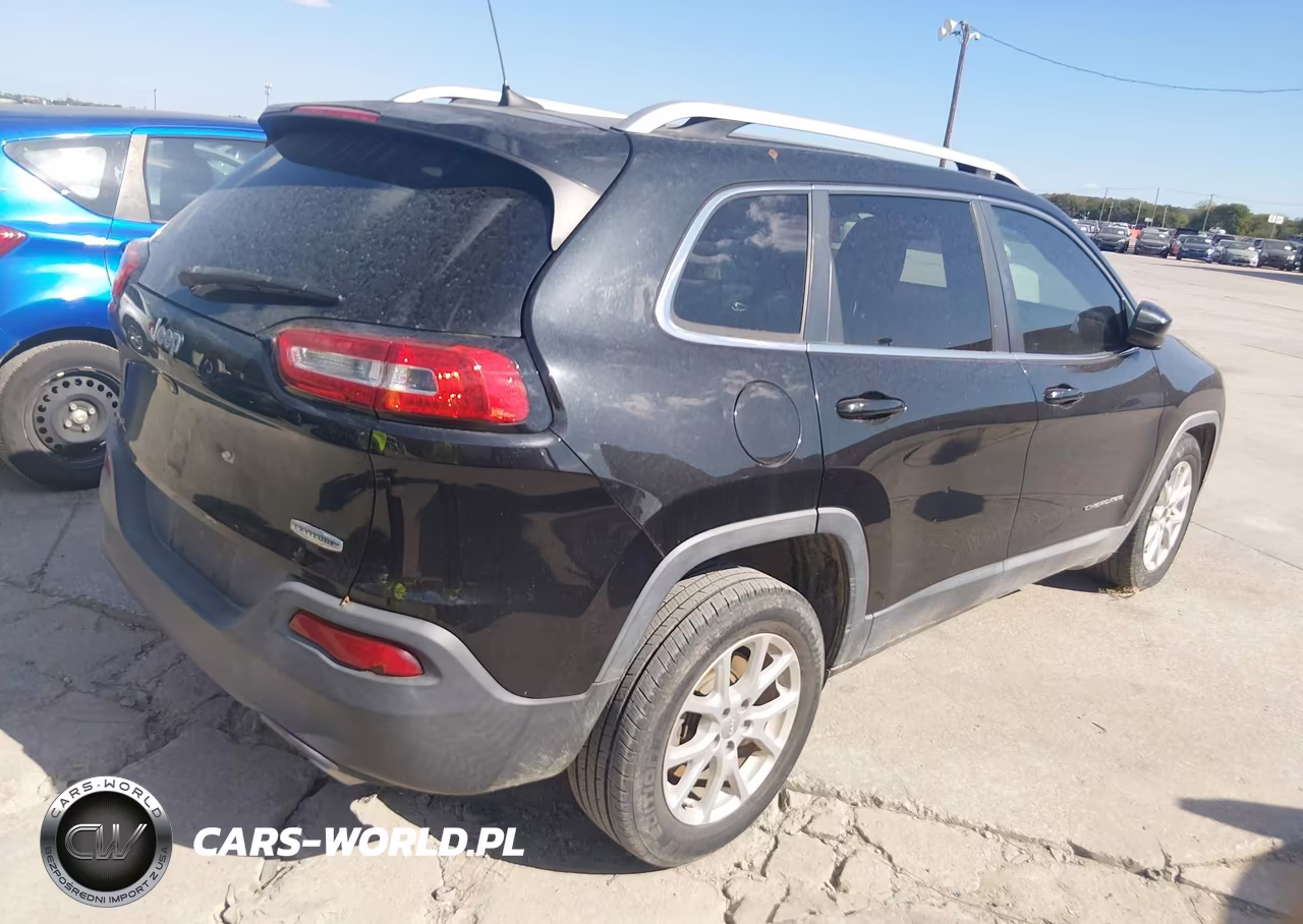 2016 Jeep Cherokee Latitude VIN:1C4PJLCS9GW258485 - 4