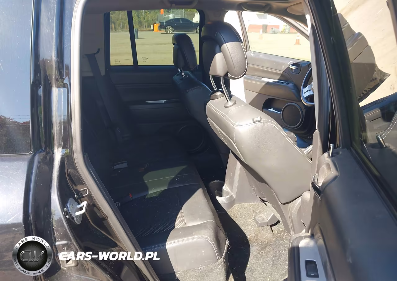 2014 Jeep Compass Latitude VIN:1C4NJDEB9ED641863 - 8